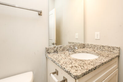 013 photo bathroom 10394059